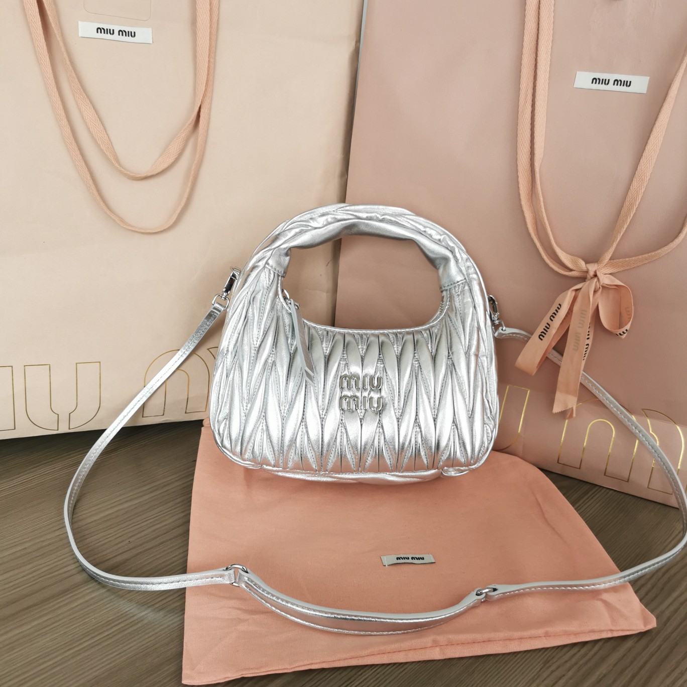 Miu Miu Wander matelassé nappa leather hobo mini-bag – Miu Miu 03999