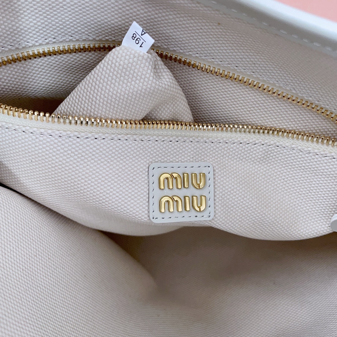 Miu Miu  04159