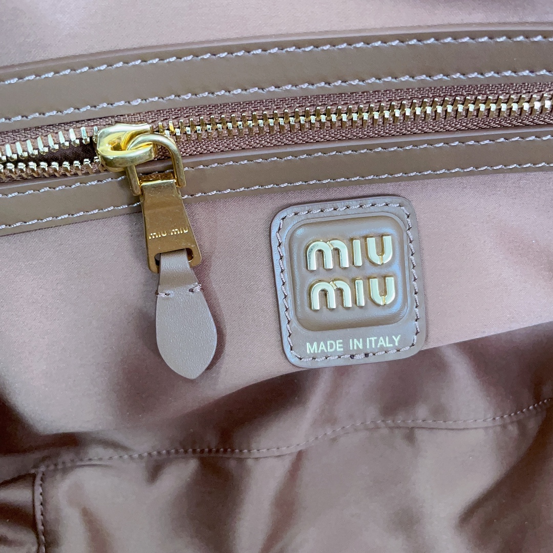 Miu Miu  04309