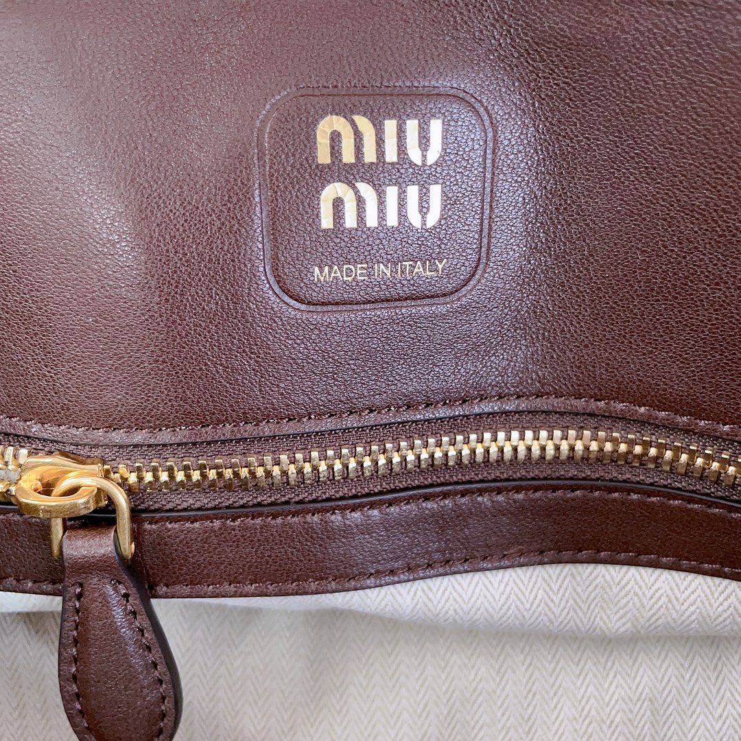 Miu Miu 04399