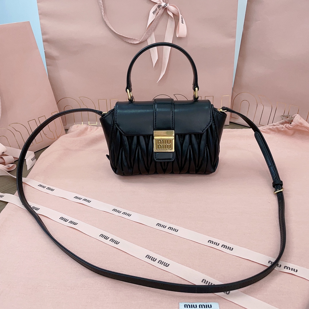 Miu Miu Matelassé nappa leather mini-bag  Miu Miu  04489