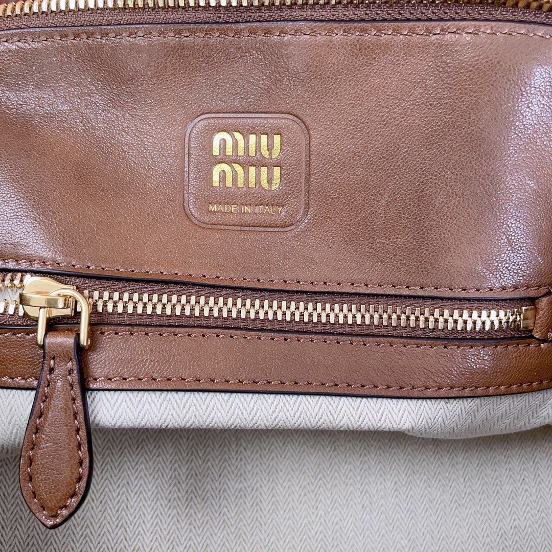 Miu Miu 04489