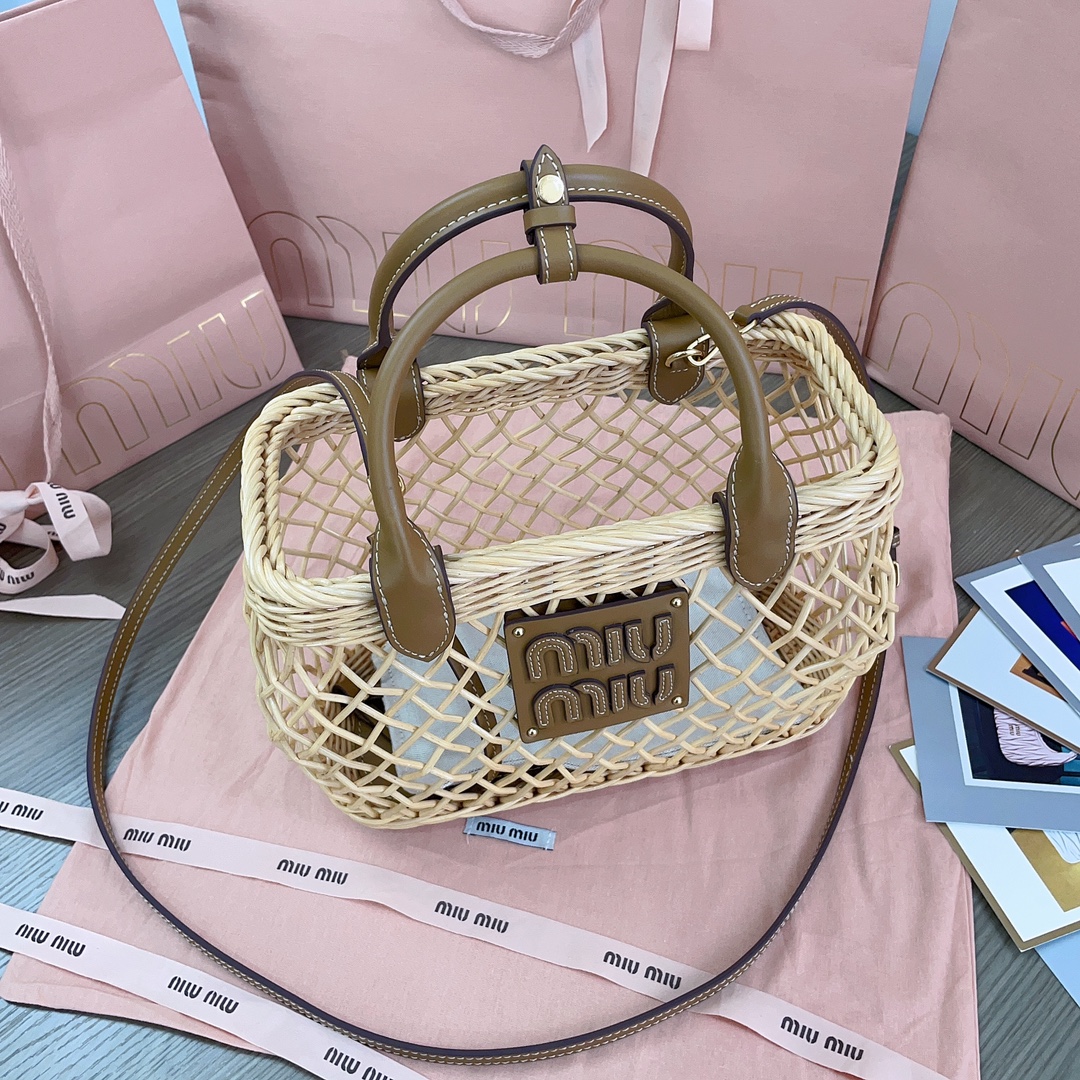 Miu Miu  04519