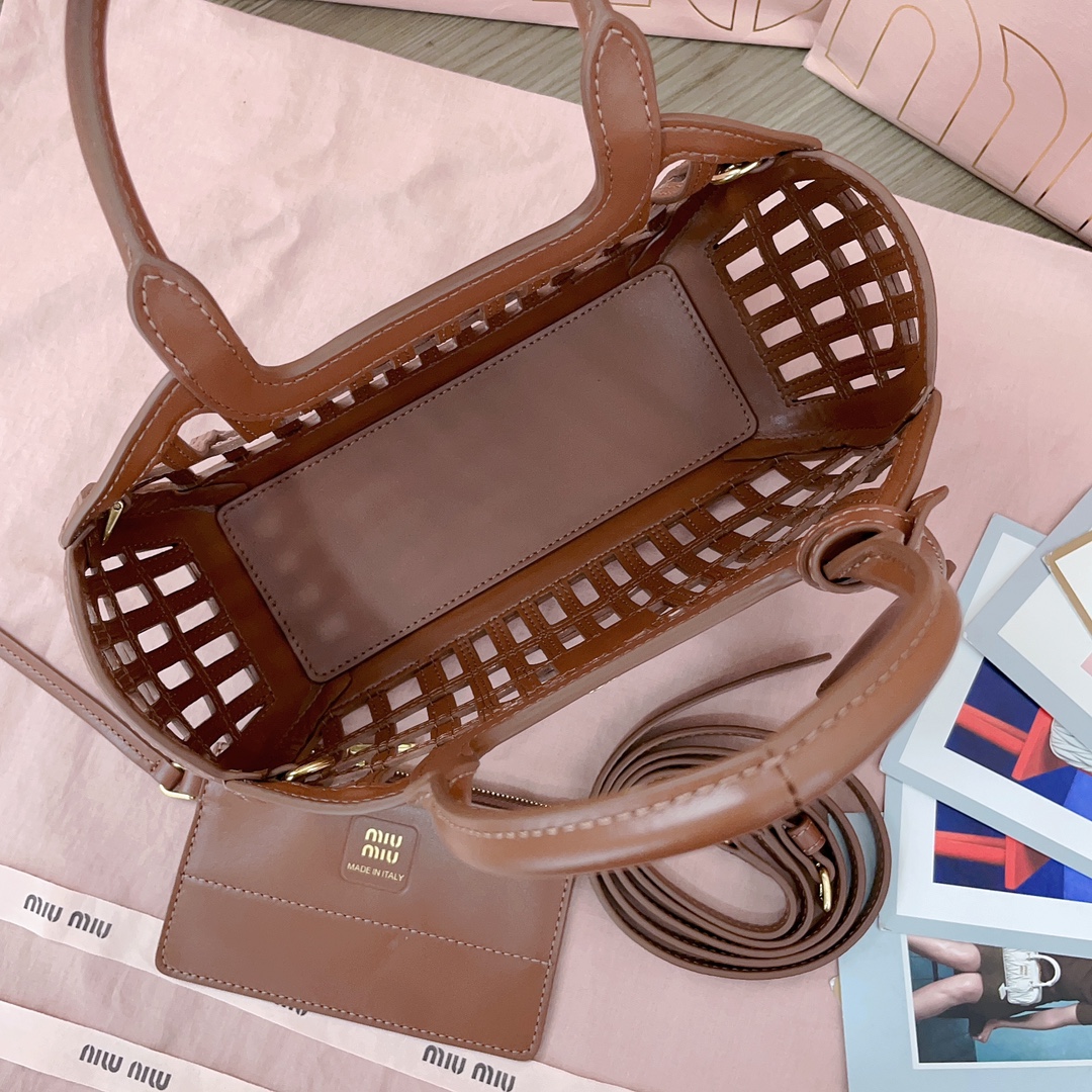 Miu Miu  04537
