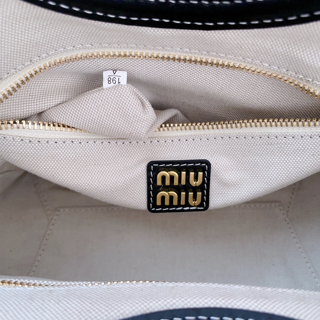 Miu Miu 04599