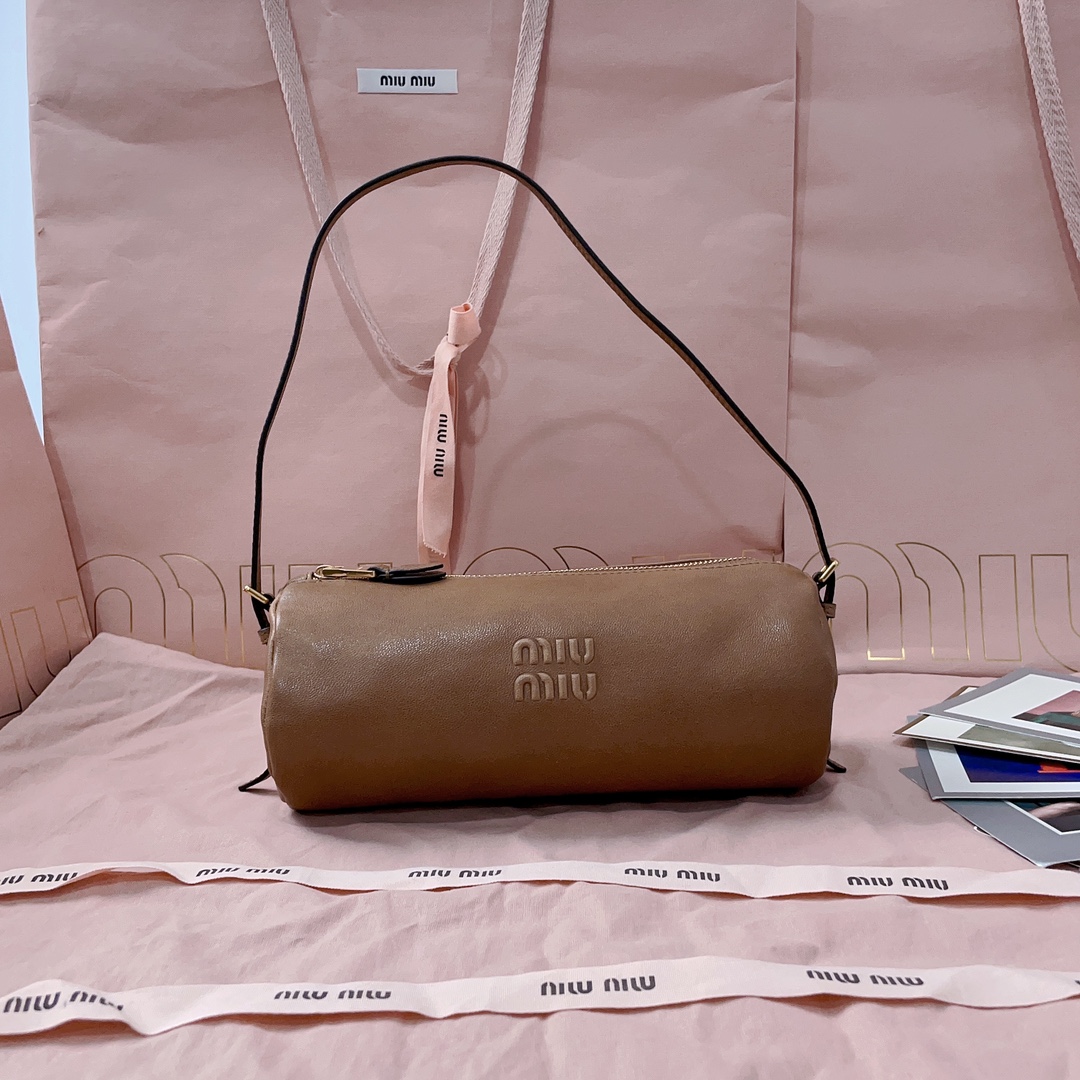 Miu Miu Sac Porté Épaule En Cuir à Design Cylindrique