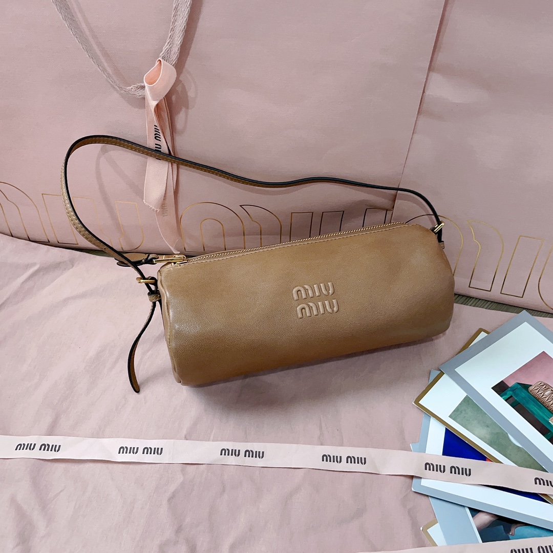 Miu Miu 04709