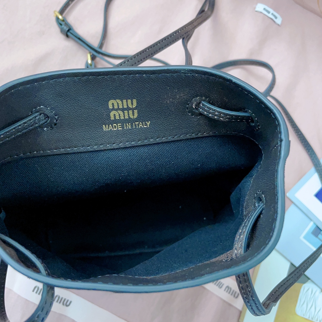 Miu Miu 04859