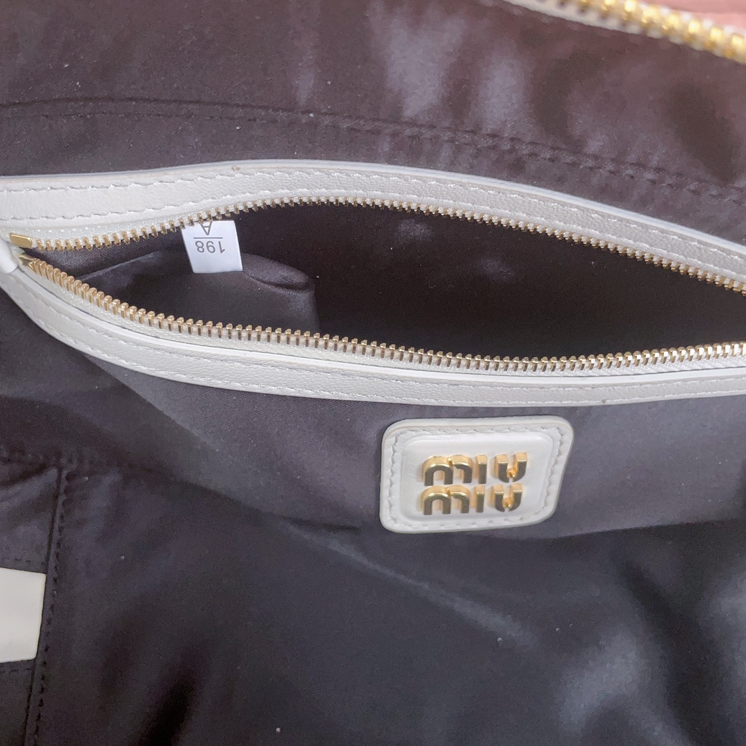 Miu Miu 04879