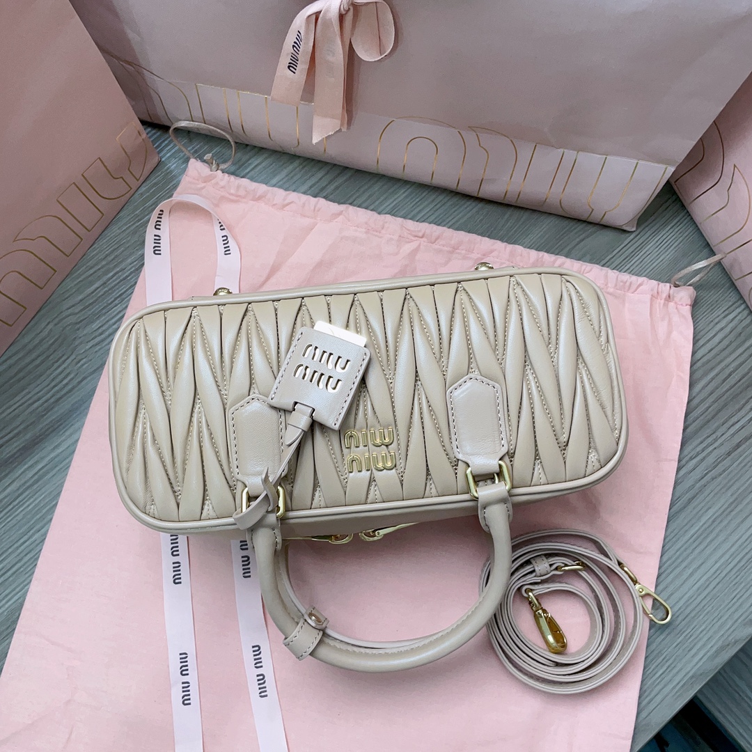 Miu Miu 04889