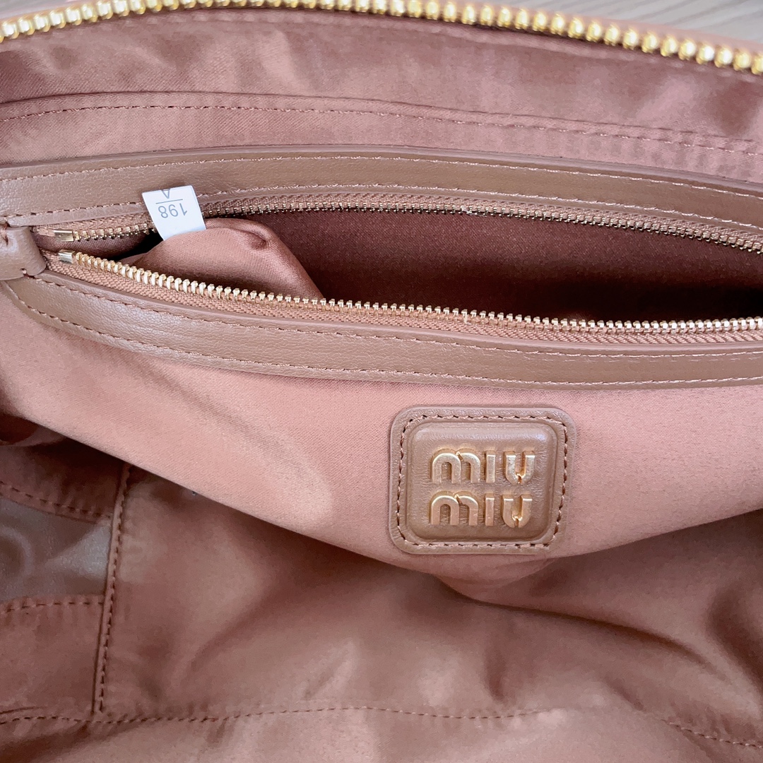 Miu Miu 04919