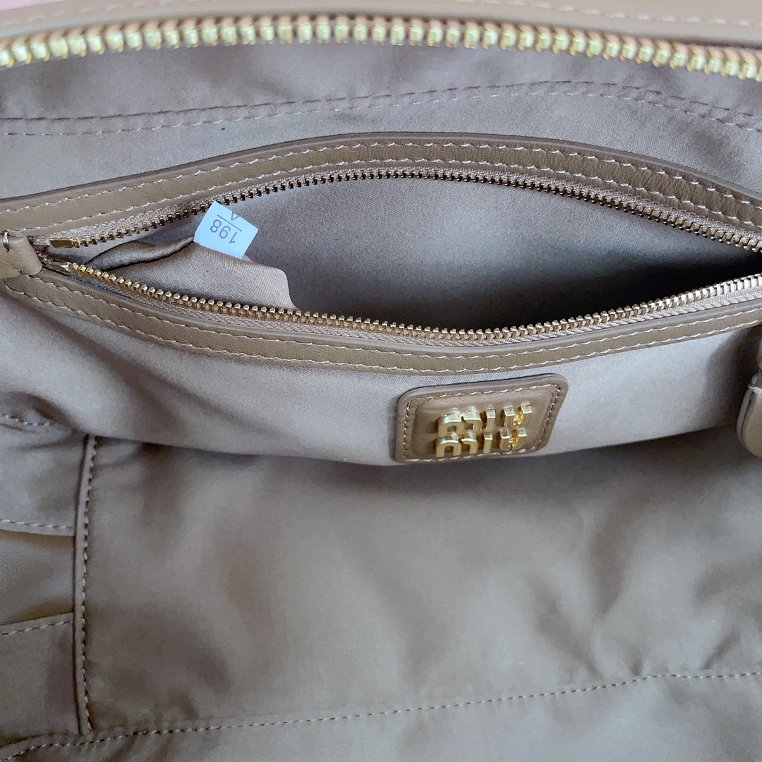 Miu Miu 04939
