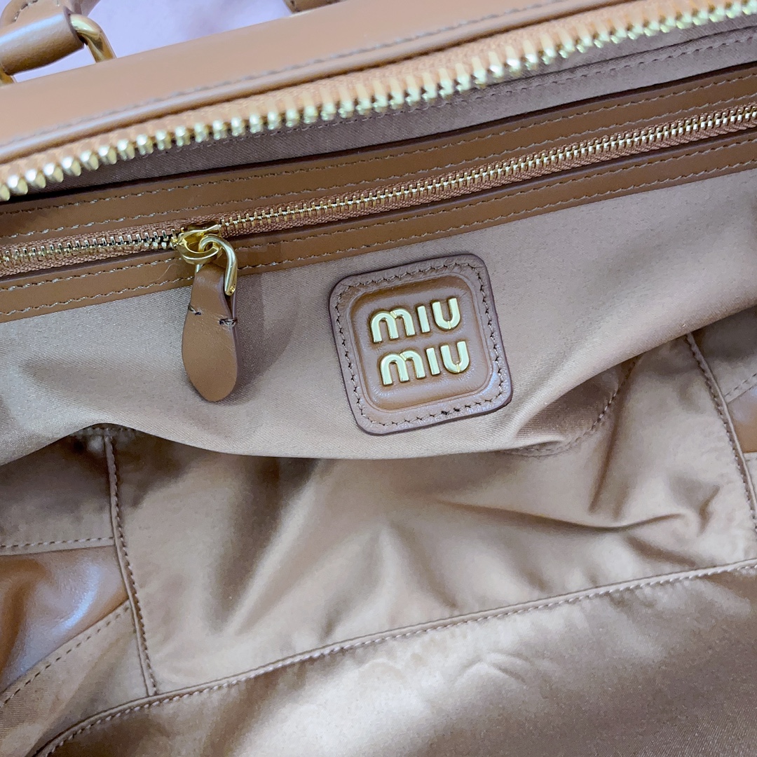 Miu Miu 04979