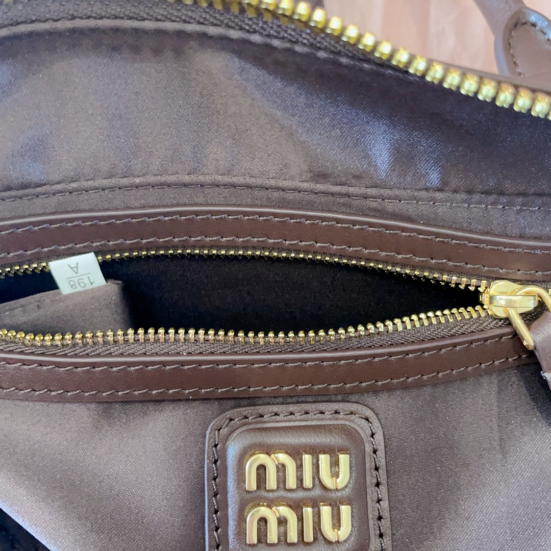 Miu Miu 04989