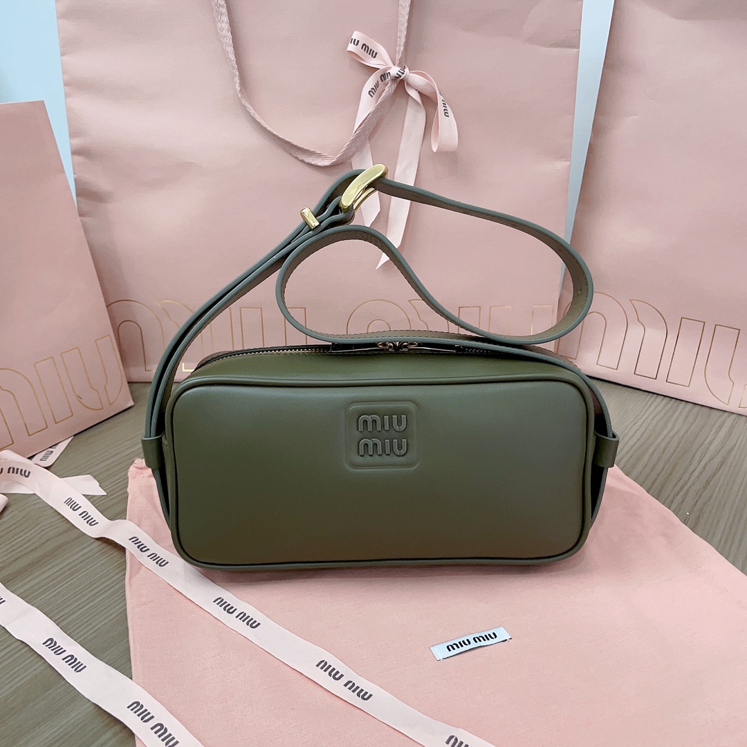 Miu Miu Shoulder Strap Camera Handbag in Miltare  bag green Miu Miu 05199