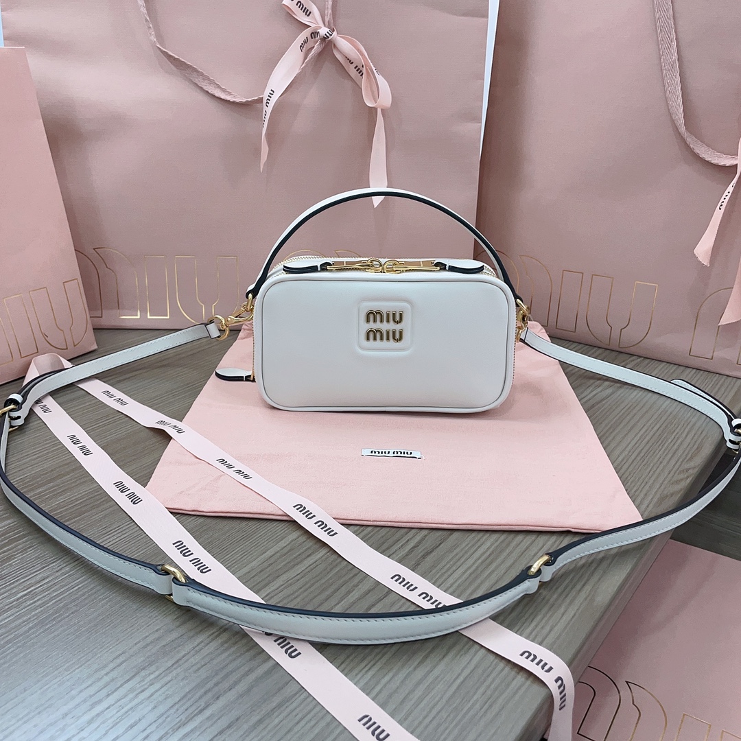 Miu Miu 05239