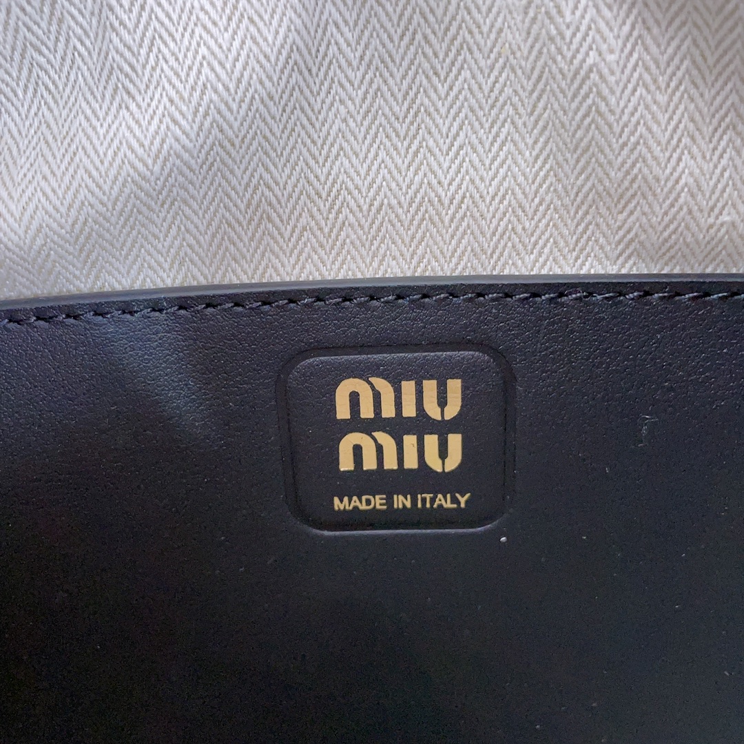 Miu Miu 05519