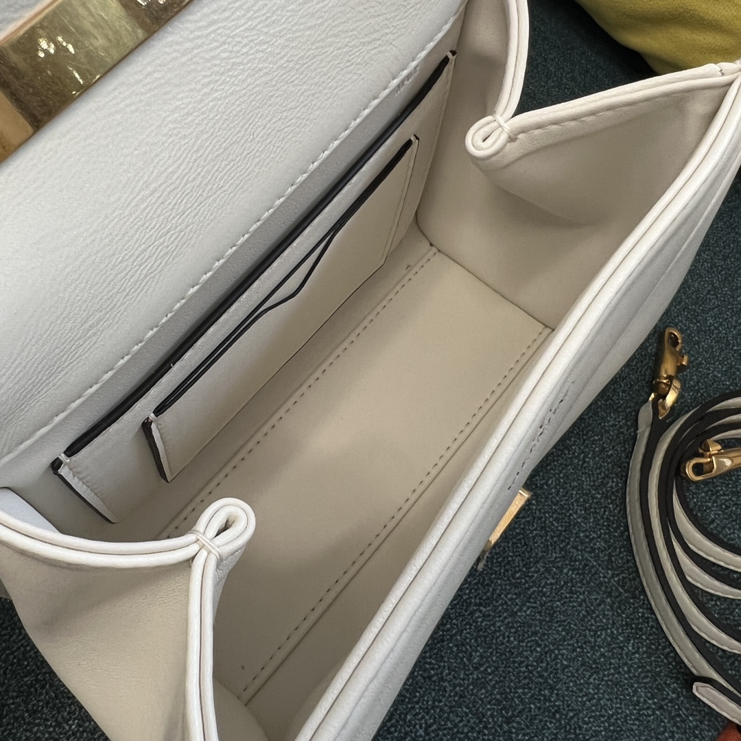 Valentino 00049