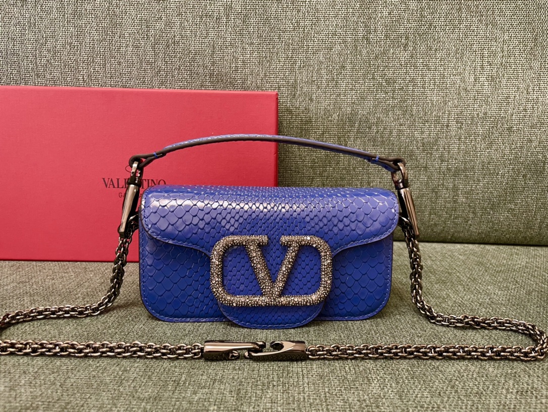 Valentino Garavani Offers an Exclusive Collection to the Middle East