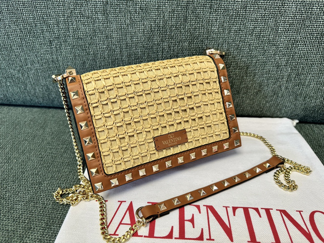 VALENTINO GARAVANI Rockstud Raffia Effect Pouch