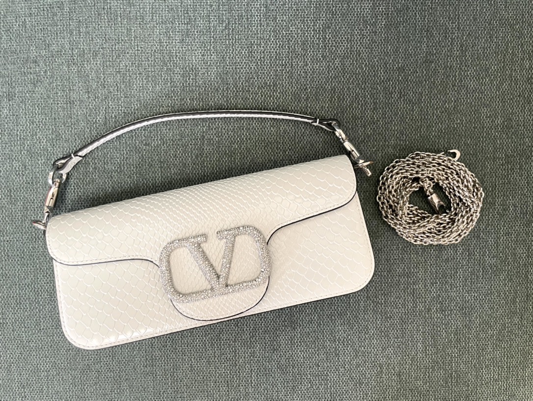Valentino Garavani Loco’ Leather Small Bag In Light Ivory