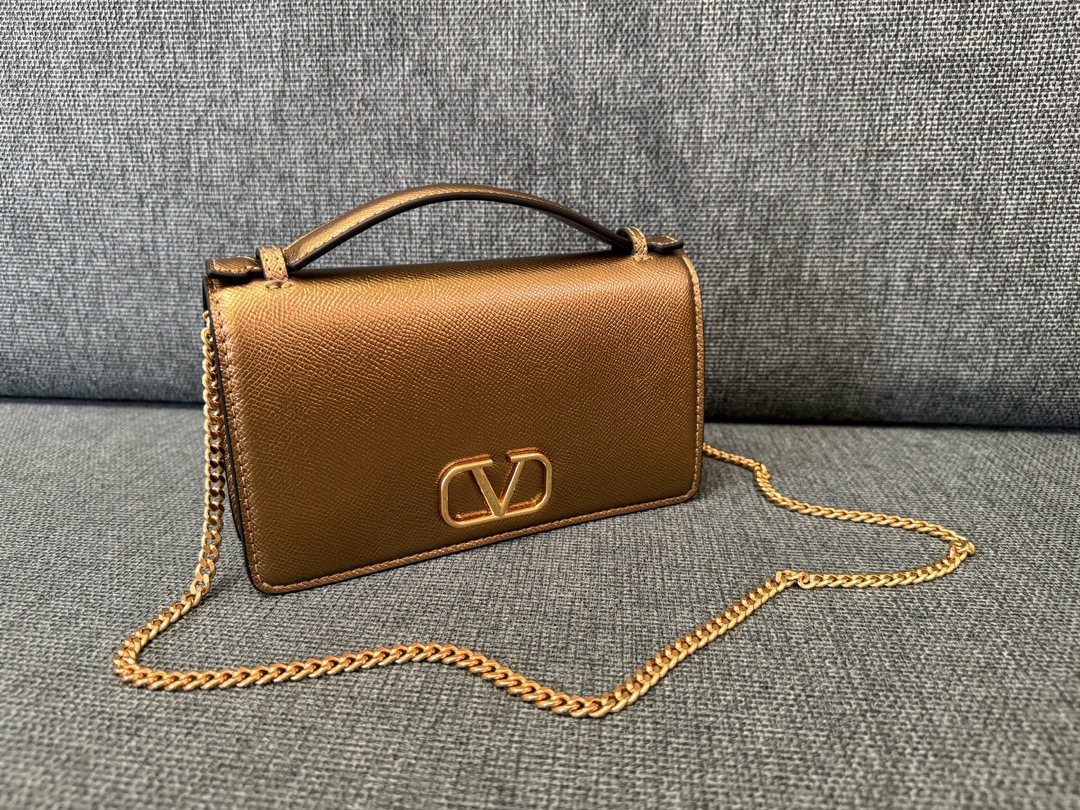 Valentino Garavani Gold Vlogo Shoulder Bag In Km5 Antique