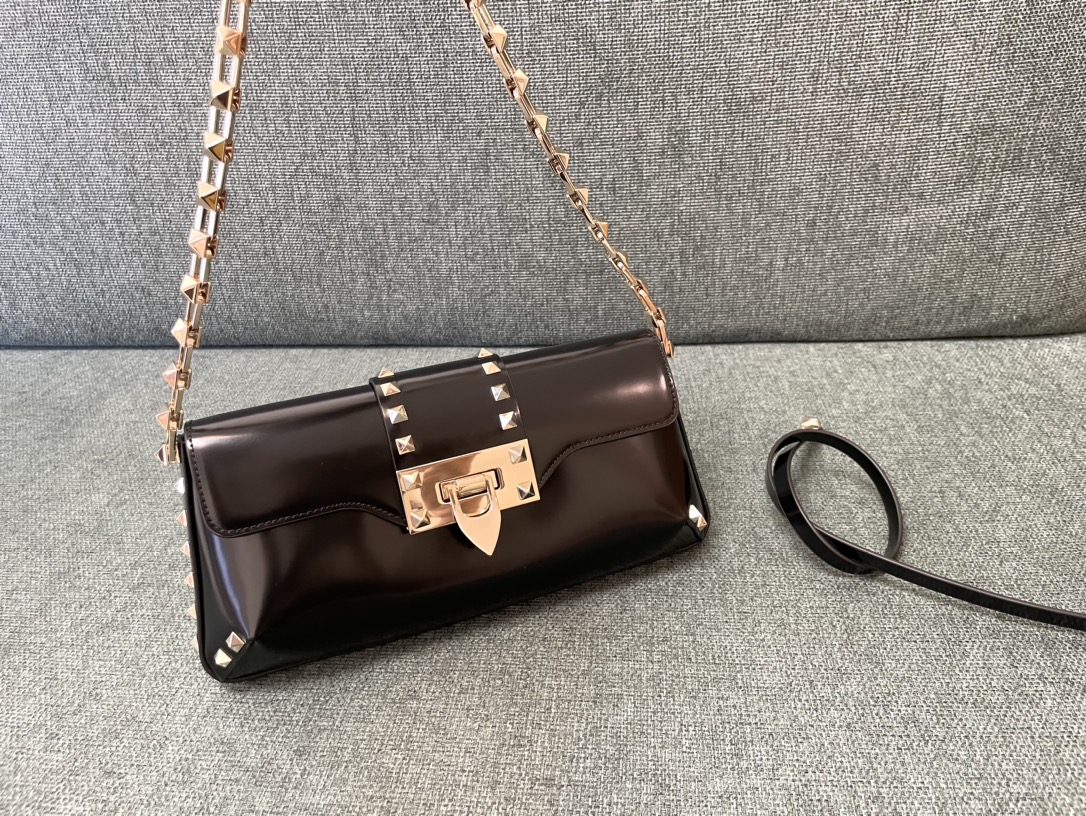 VALENTINO GARAVANI Brushed Calfskin Rockstud Flip Lock