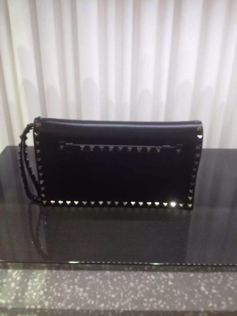 VALENTINO GARAVANI Nappa Rockstud Wristlet Clutch Black