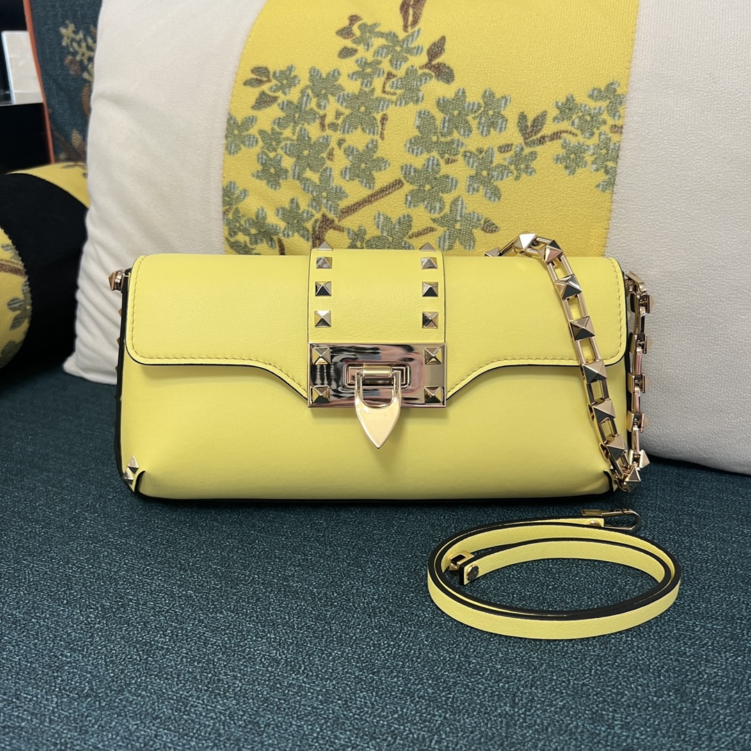 Valentino Acid green Rockstud crossbody bag Leather ref.1361774