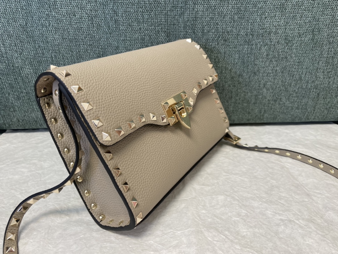 Valentino Rockstud Crossbody Bag A Grade Full Set 137862061