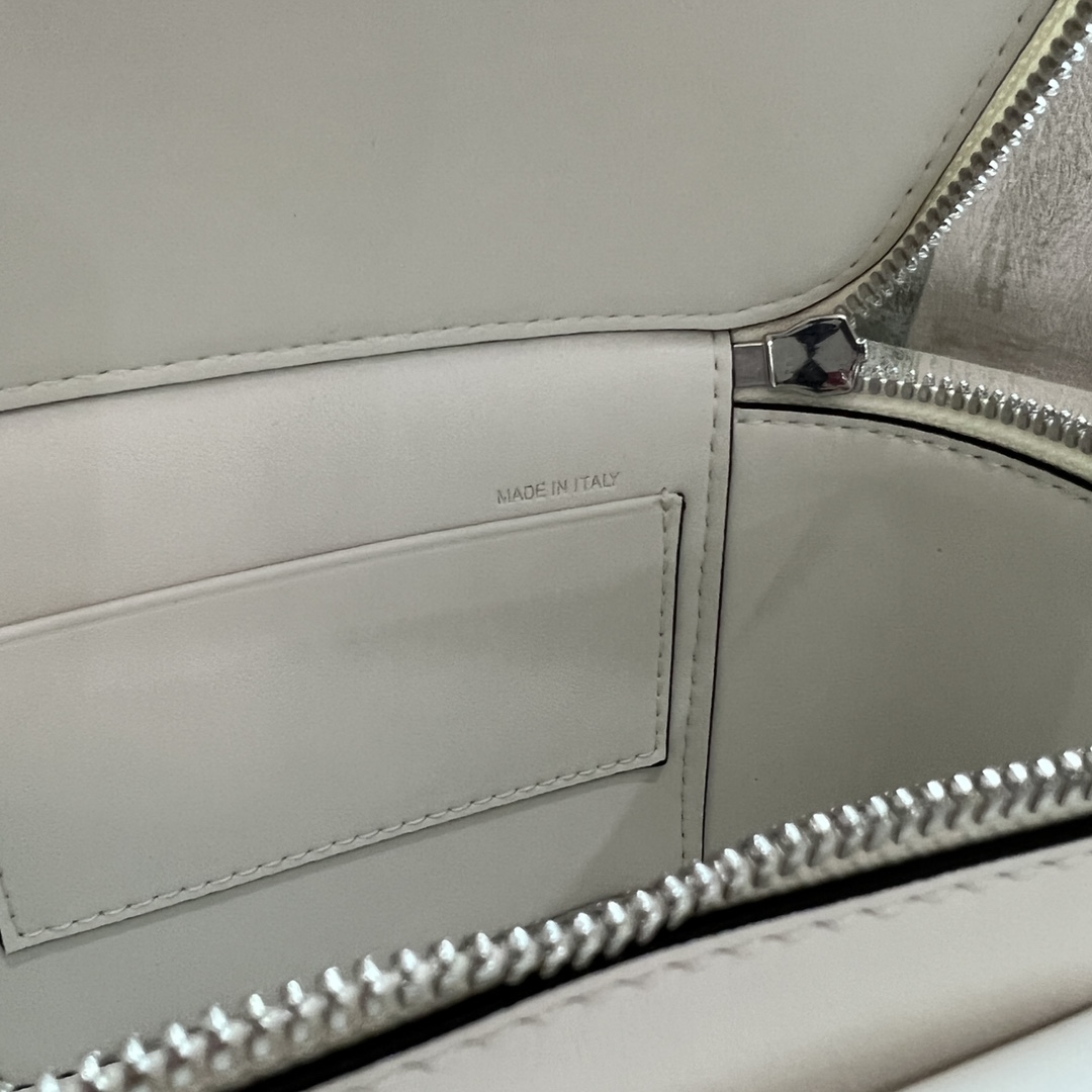 Valentino 00169