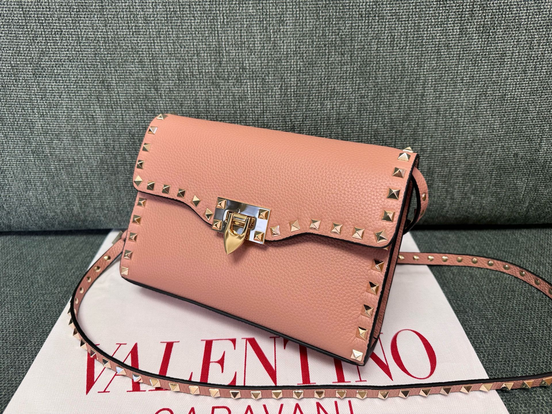 VALENTINO GARAVANI Pebbled Calfskin Medium Rockstud Flip