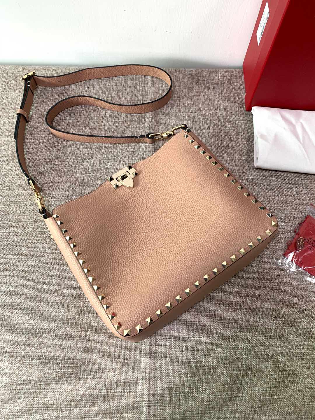 Valentino Leather Rockstud Crossbody Bag – Pink