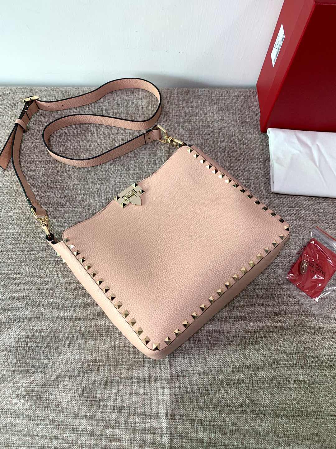 Valentino Leather Rockstud Crossbody Bag – Pink
