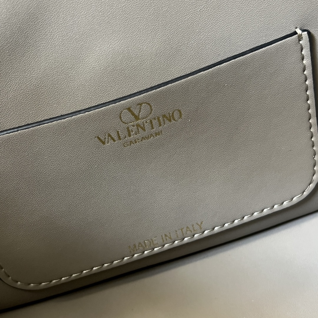 Valentino 0019
