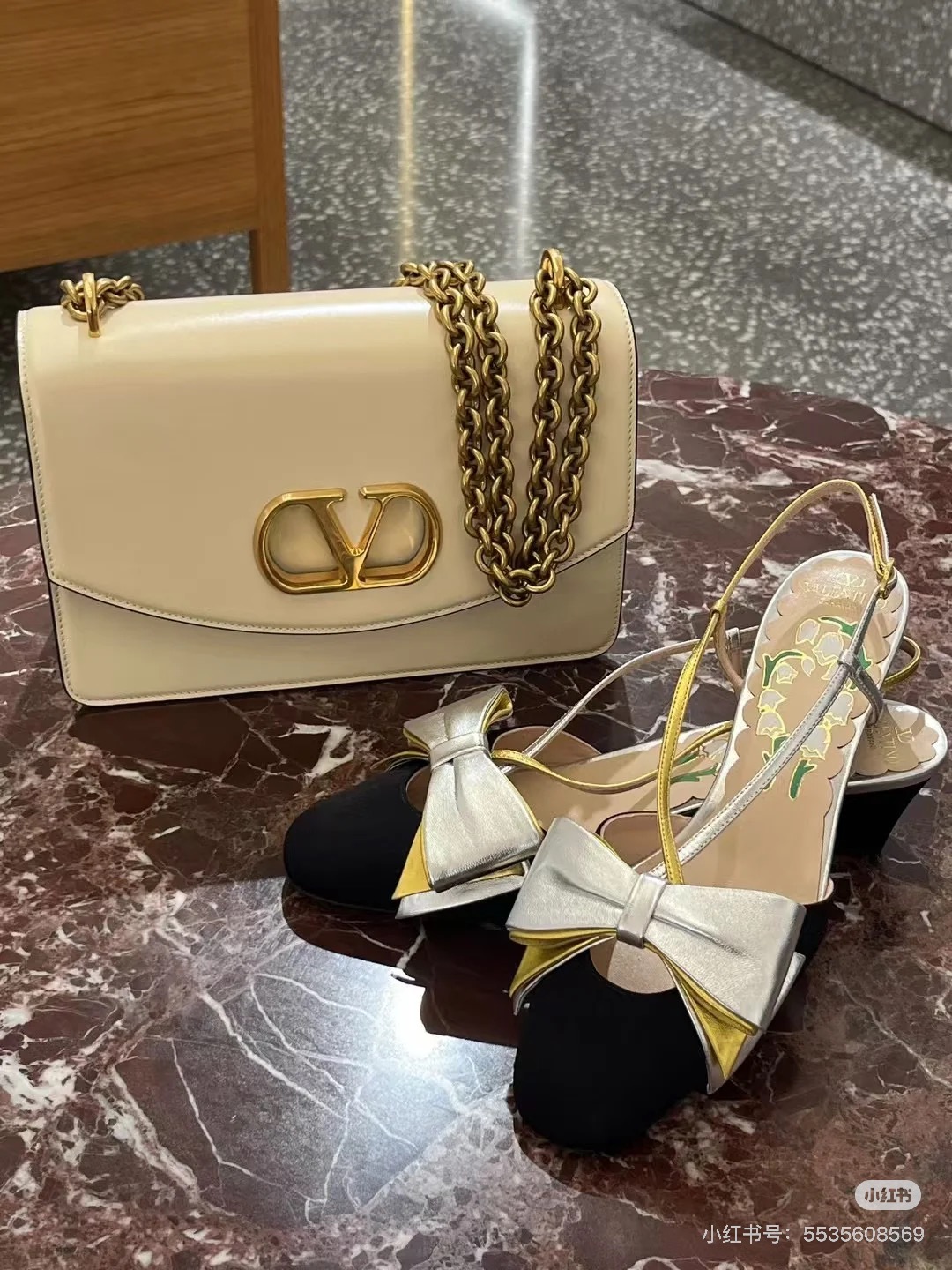 VALENTINO GARAVANI Vitello Vlogo Cutout Chain Shoulde