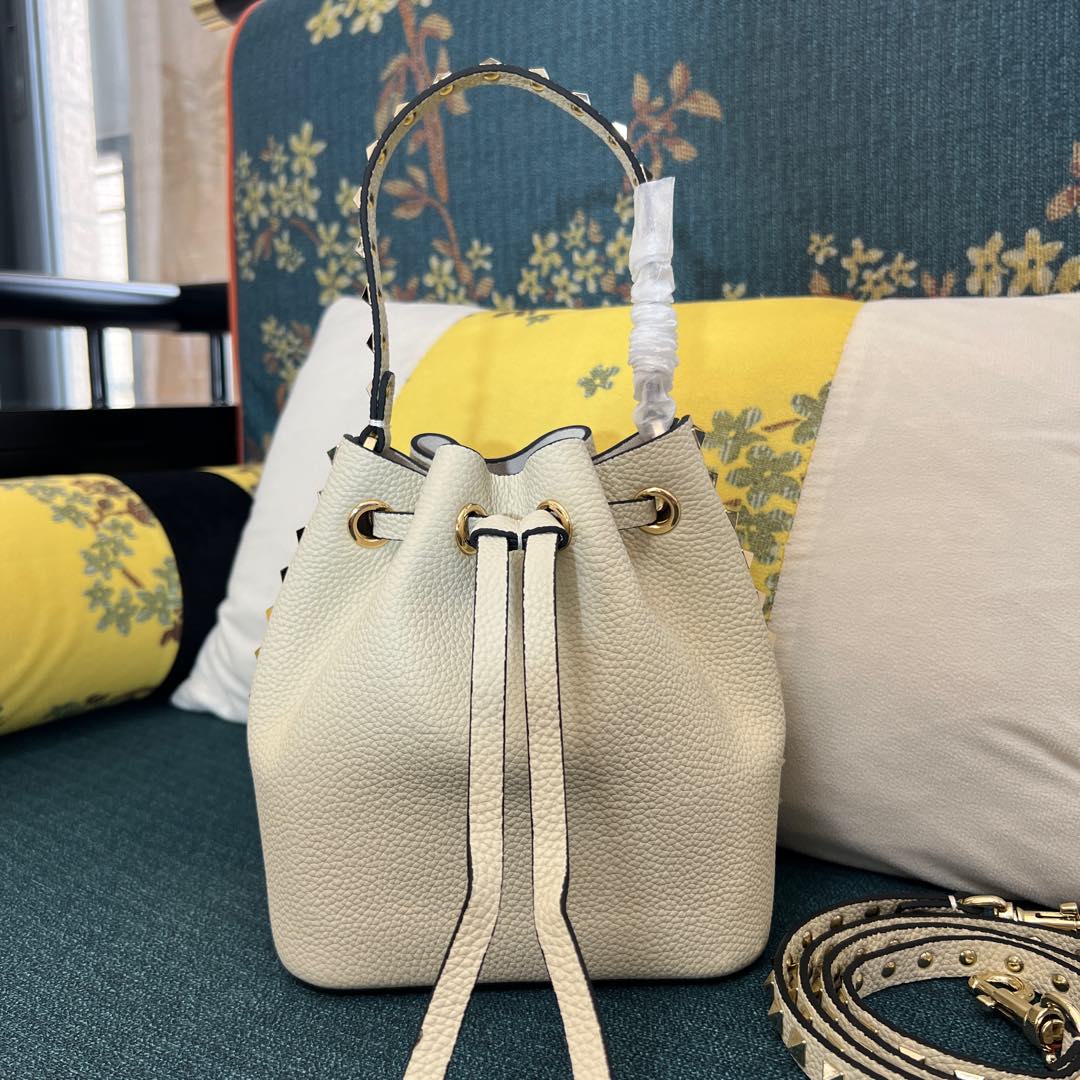 Valentino Garavani Leather Rockstud Bucket Bag