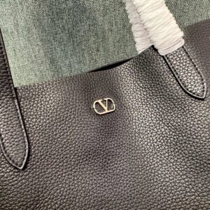 Valentino  002010