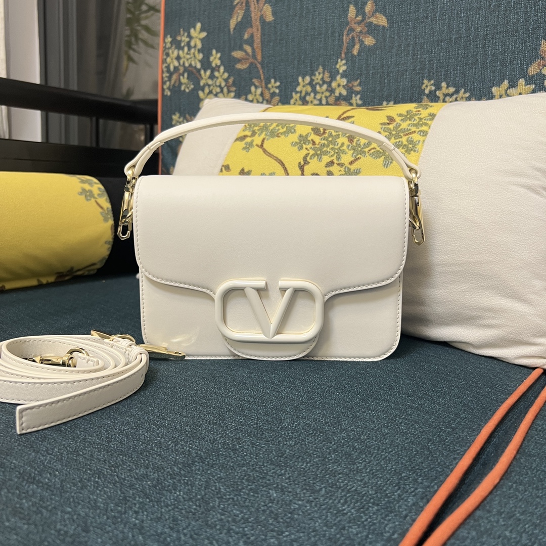 VALENTINO GARAVANI: Shoulder bag woman – White |