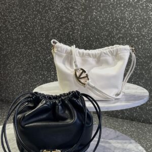Valentino  00237