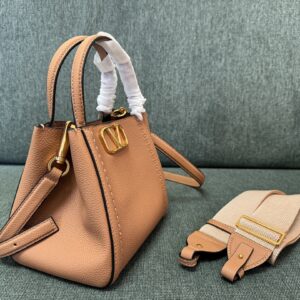 Valentino  00239