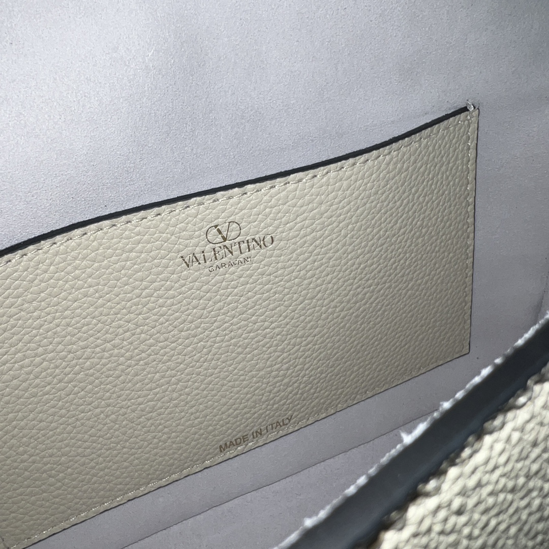 Valentino 00239