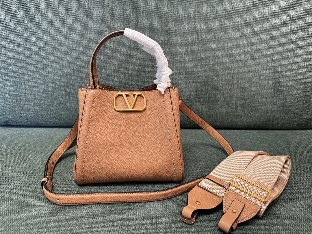 Valentino Garavani Small Alltime Tote Bag | Brown |