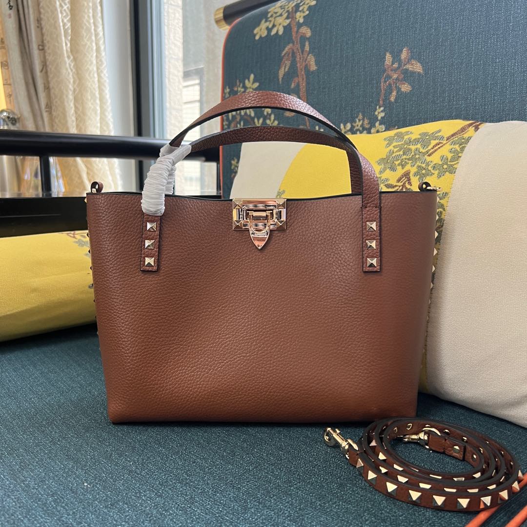 Valentino Garavani Shoulder Bag In Brown – 22