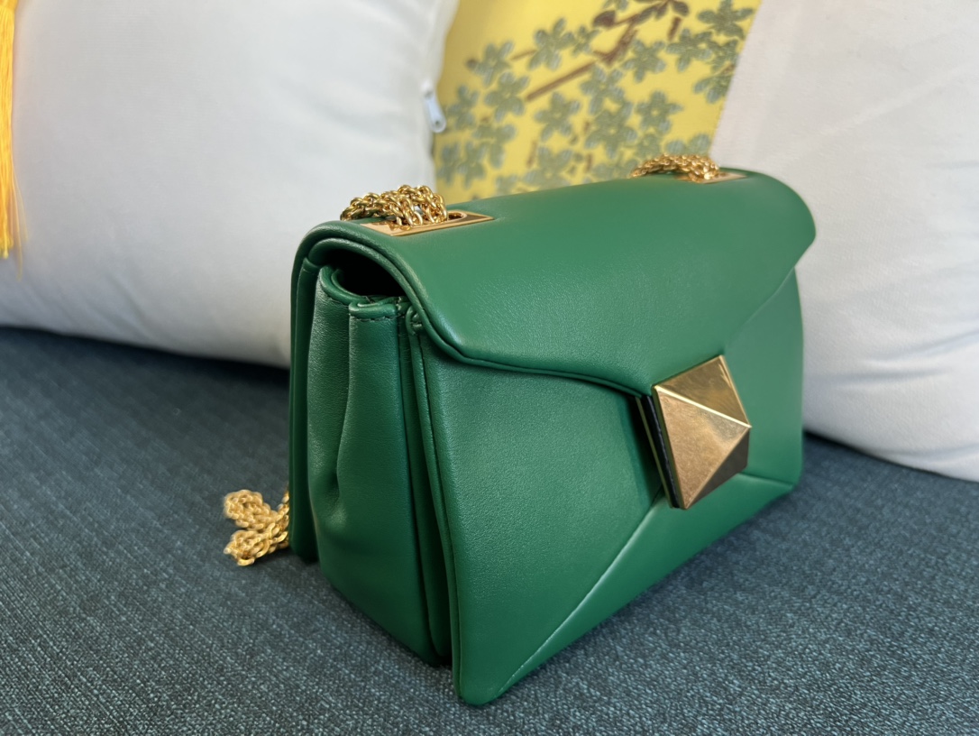 VALENTINO GARAVANI | Green Women’s Shoulder Bag
