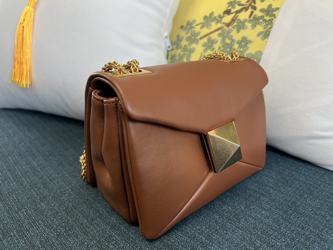 Valentino Garavani One Stud Cross Body Bag | brown