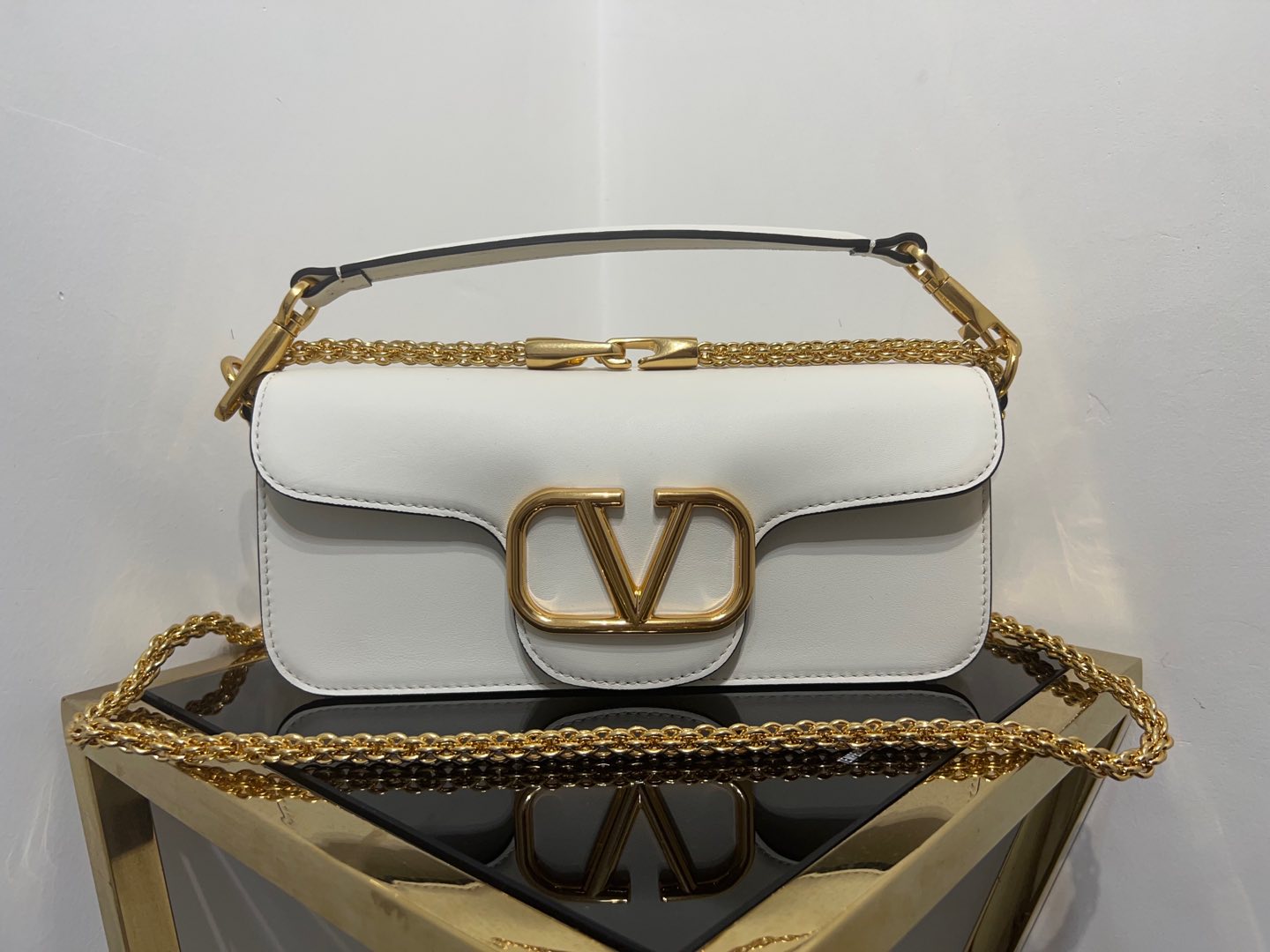 ValentinoGaravaniLocoSmallLightIvoryLeatherShoulderBag,white