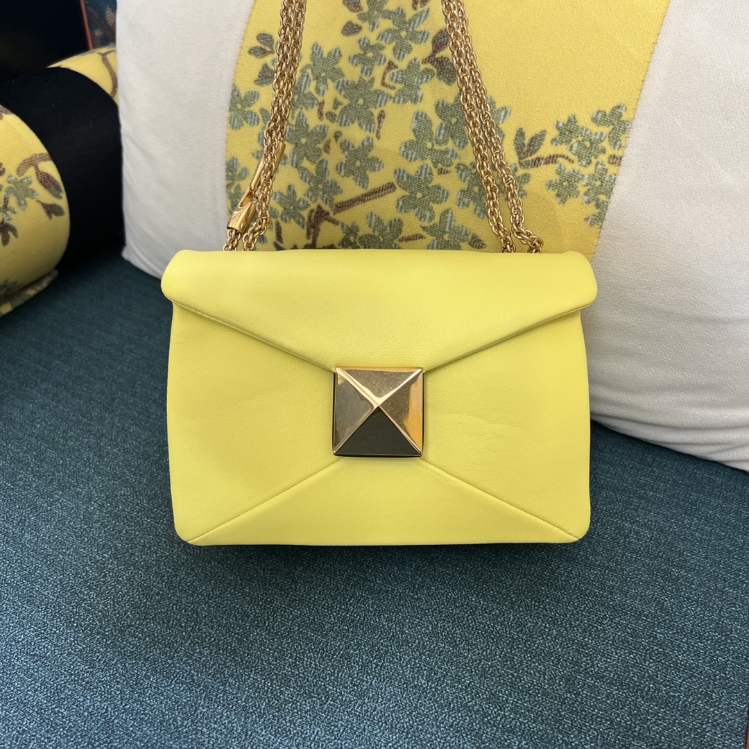 VALENTINO GARAVANI Nappa One Stud Chain Clutch Yellow 1547087