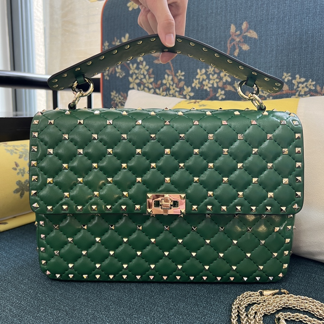 Valentino Green Quilted Leather Medium Rockstud Spike Chain