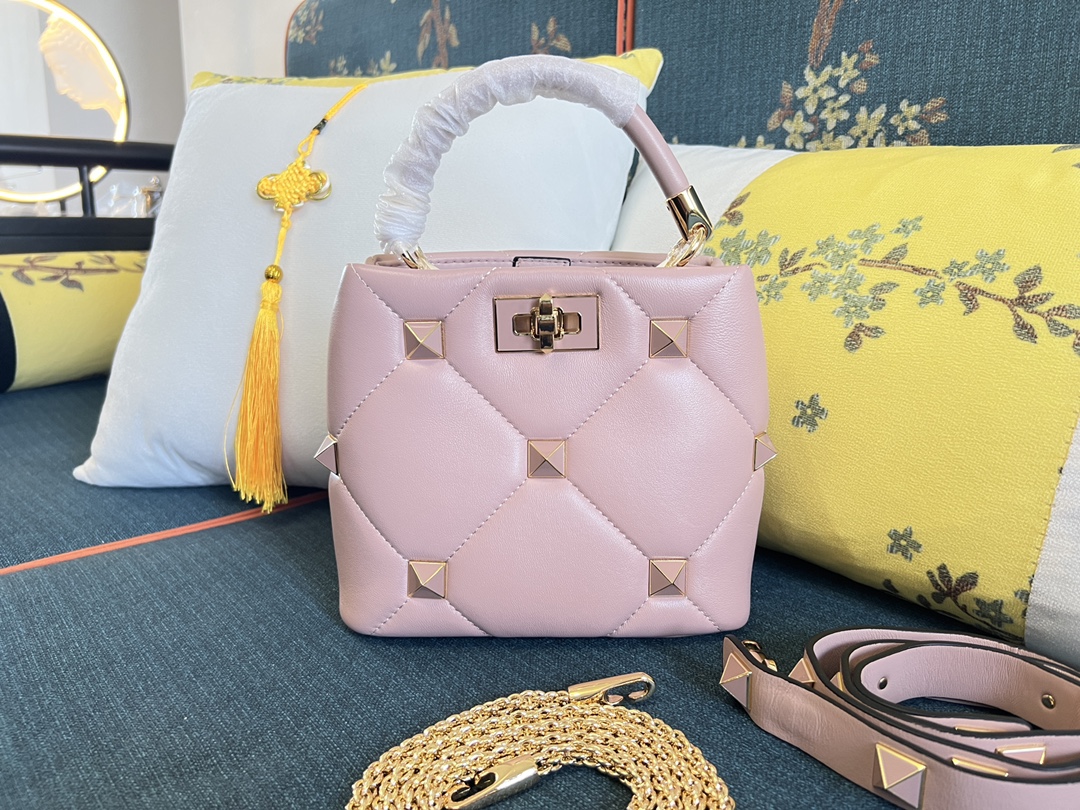 Valentino Garavani Small Roman Stud Leather Bag | Pink